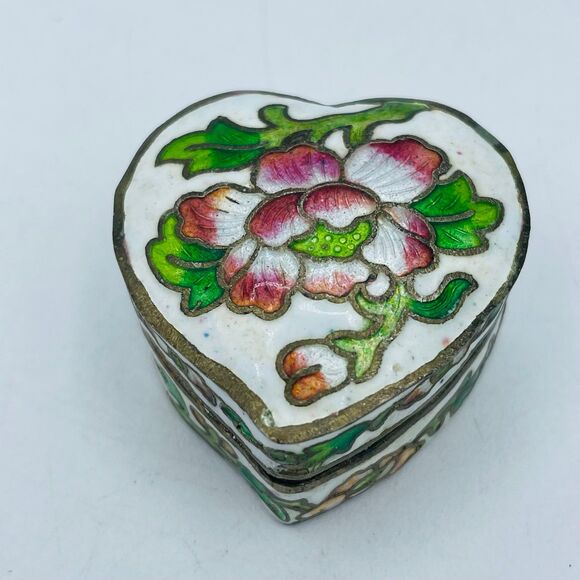 Vintage Mini Heart Shaped Metal Glazed Enameled Trinket Jewelry Pill Box Blue - Picture 2 of 10